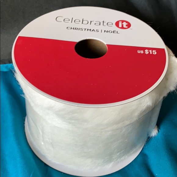 Celebrate it Christmas White Furry Wired Ribbon - Picture 1 of 5